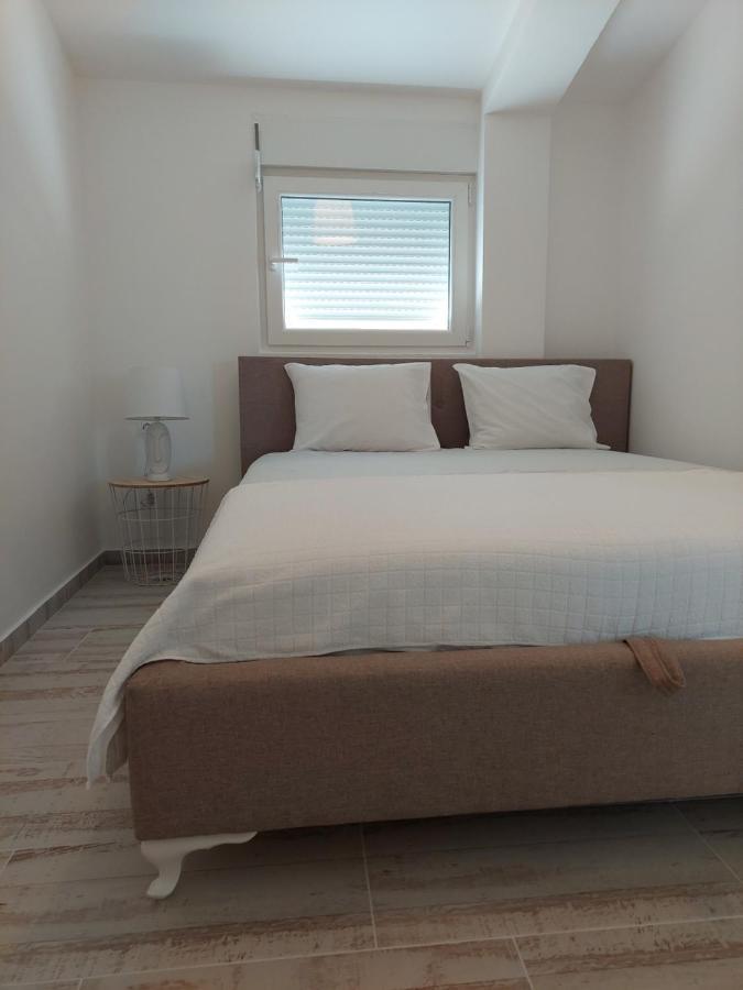 Apartmani.ซูโตมอเร ภายนอก รูปภาพ