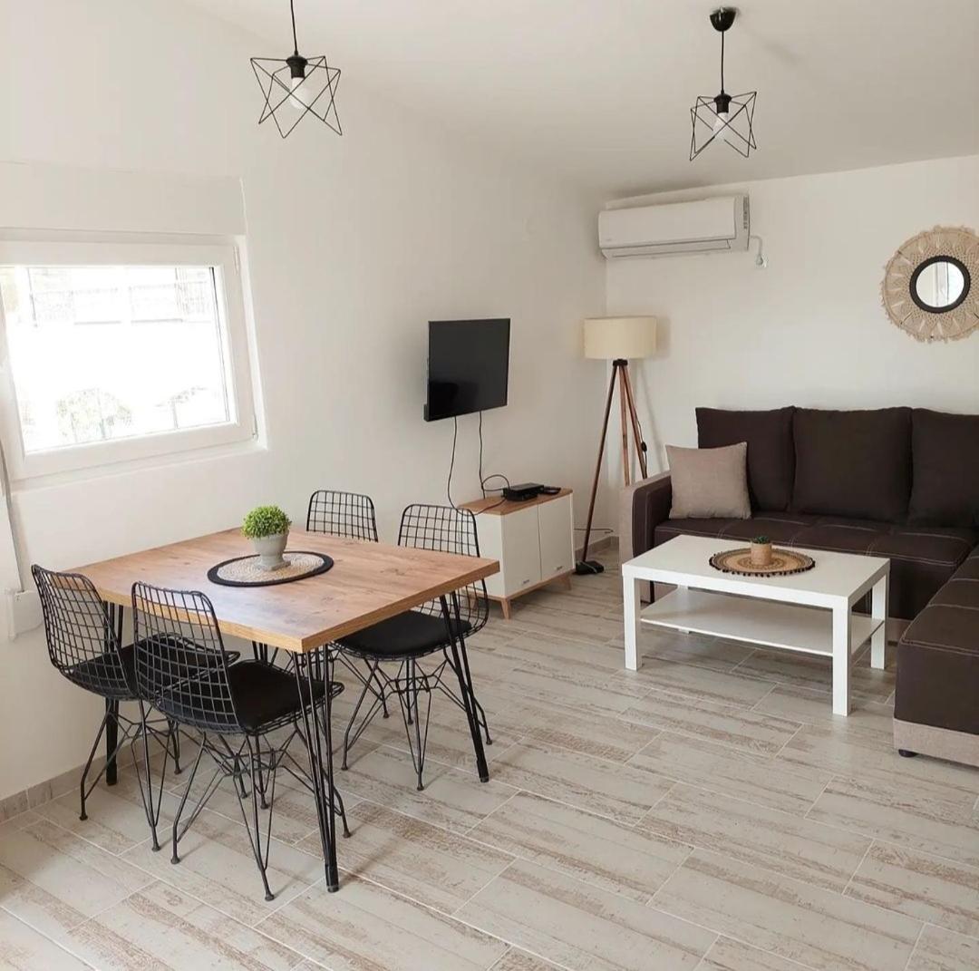 Apartmani.ซูโตมอเร ภายนอก รูปภาพ